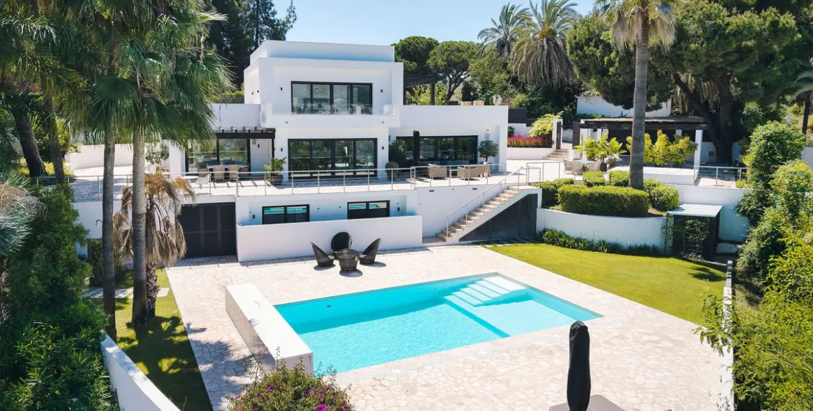 Продажа  отдельно стоящей виллы в Nueva Andalucía 43