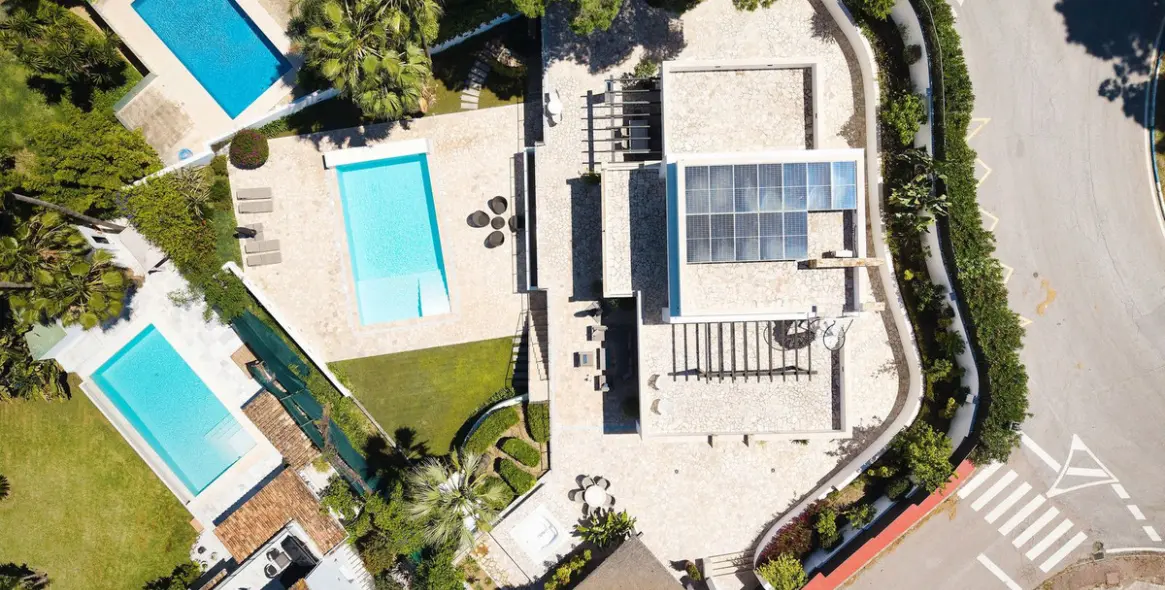 Продажа  отдельно стоящей виллы в Nueva Andalucía 45