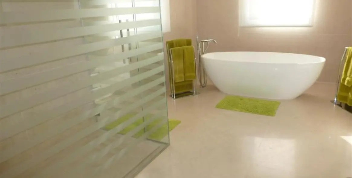 Long-term rent of detached villa in Guadalmina Baja 12