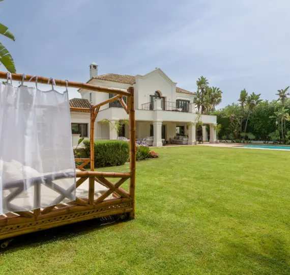 Long-term rent of detached villa in Guadalmina Baja