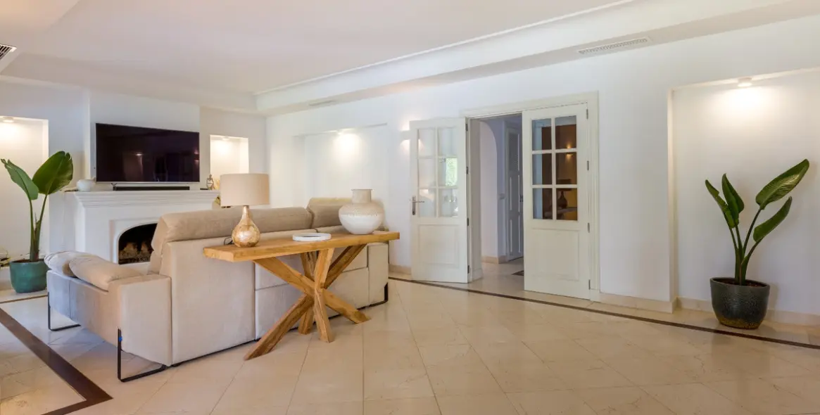 Long-term rent of detached villa in Guadalmina Baja 10