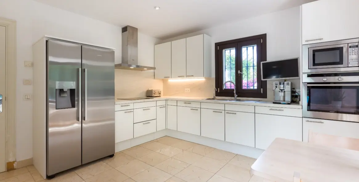 Long-term rent of detached villa in Guadalmina Baja 12