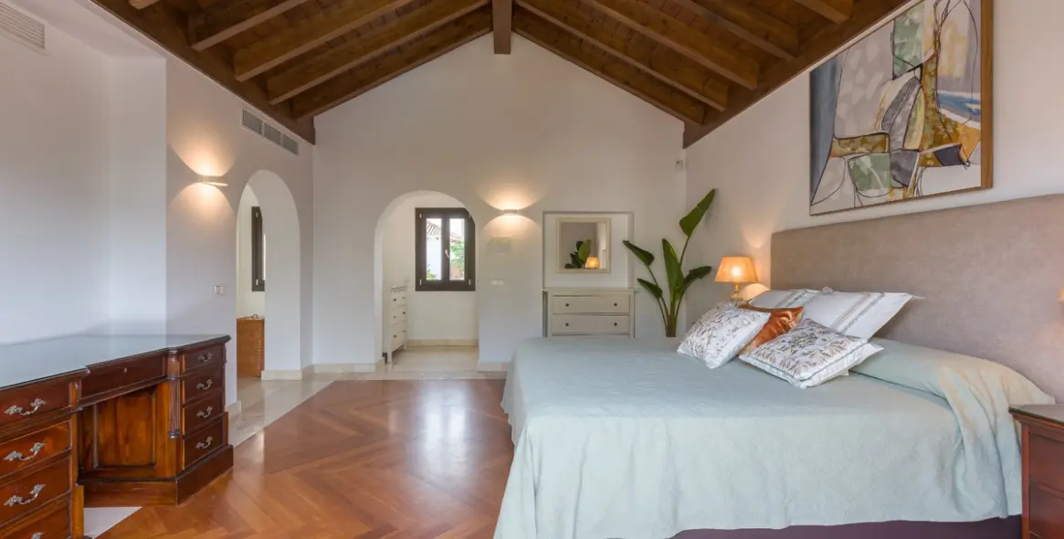 Long-term rent of detached villa in Guadalmina Baja 15