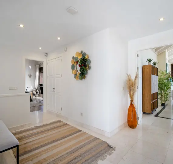 Продажа  отдельно стоящей виллы в El Paraiso