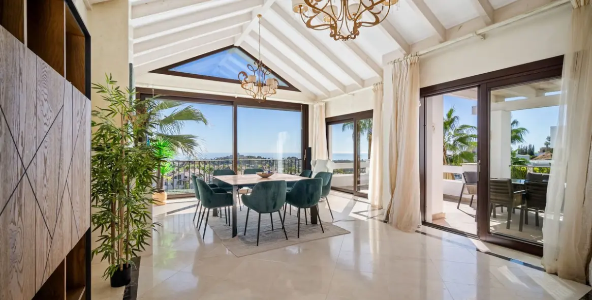 Venta de villa independiente en El Paraiso 6