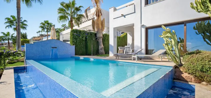 Venta de villa independiente en El Paraiso 1