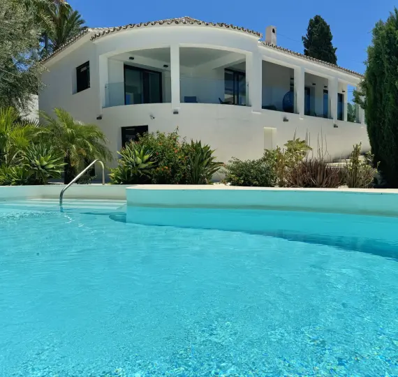 Продажа  отдельно стоящей виллы в El Rosario