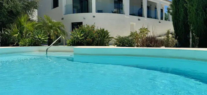 Продажа  отдельно стоящей виллы в El Rosario 0