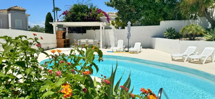 Продажа  отдельно стоящей виллы в El Rosario 1