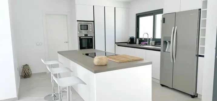 Продажа  отдельно стоящей виллы в El Rosario 2