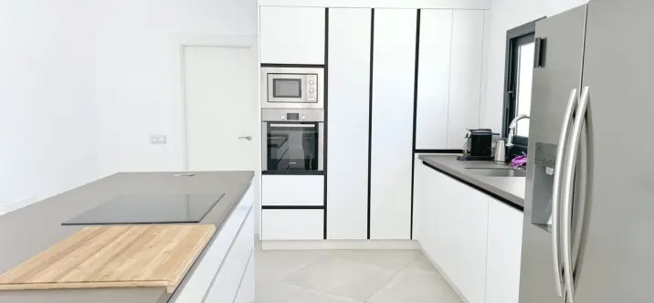 Продажа  отдельно стоящей виллы в El Rosario 3