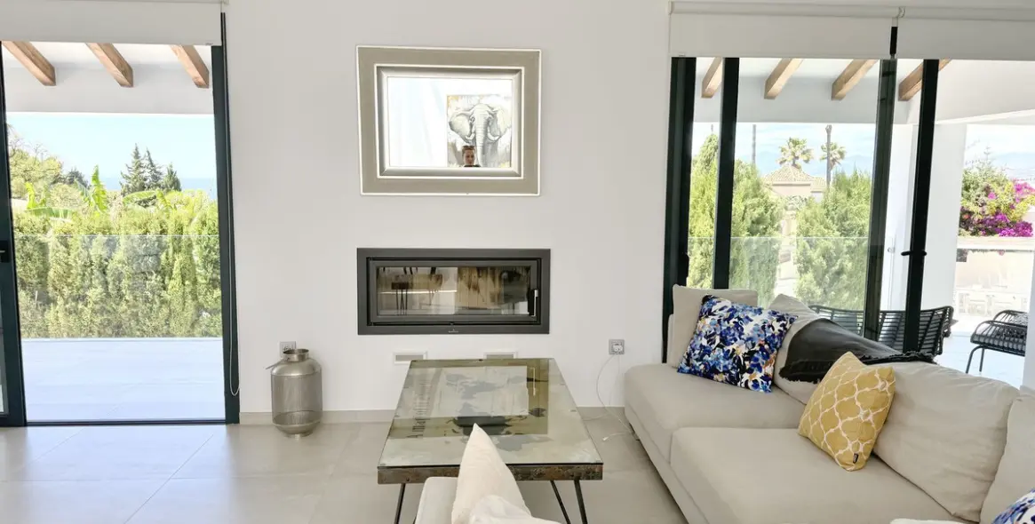 Продажа  отдельно стоящей виллы в El Rosario 9