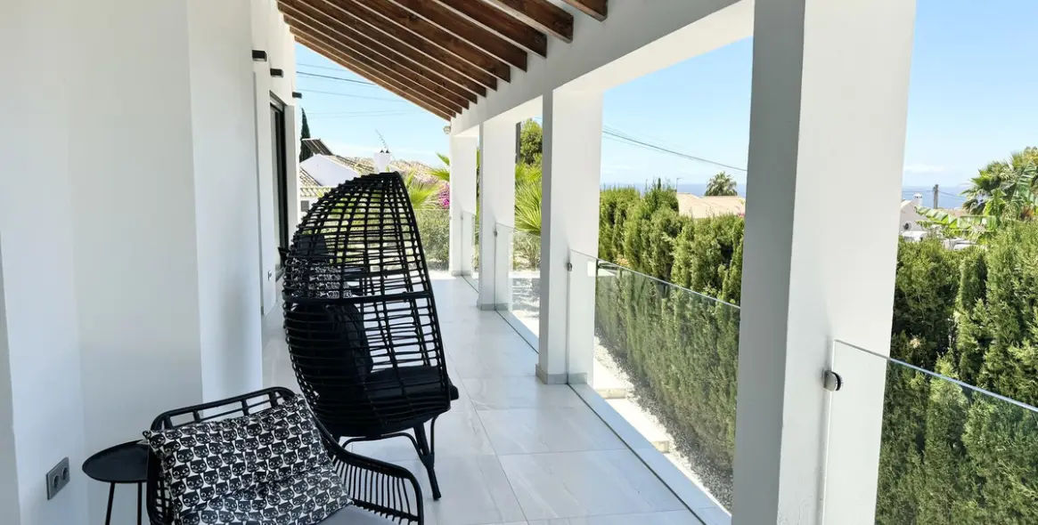 Продажа  отдельно стоящей виллы в El Rosario 11