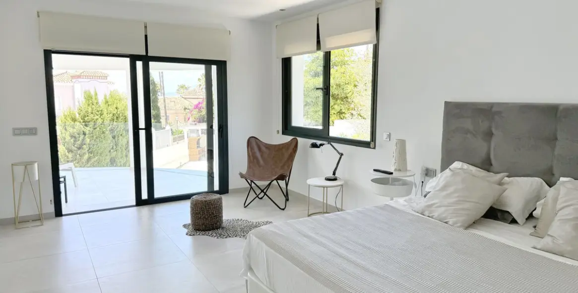 Продажа  отдельно стоящей виллы в El Rosario 14