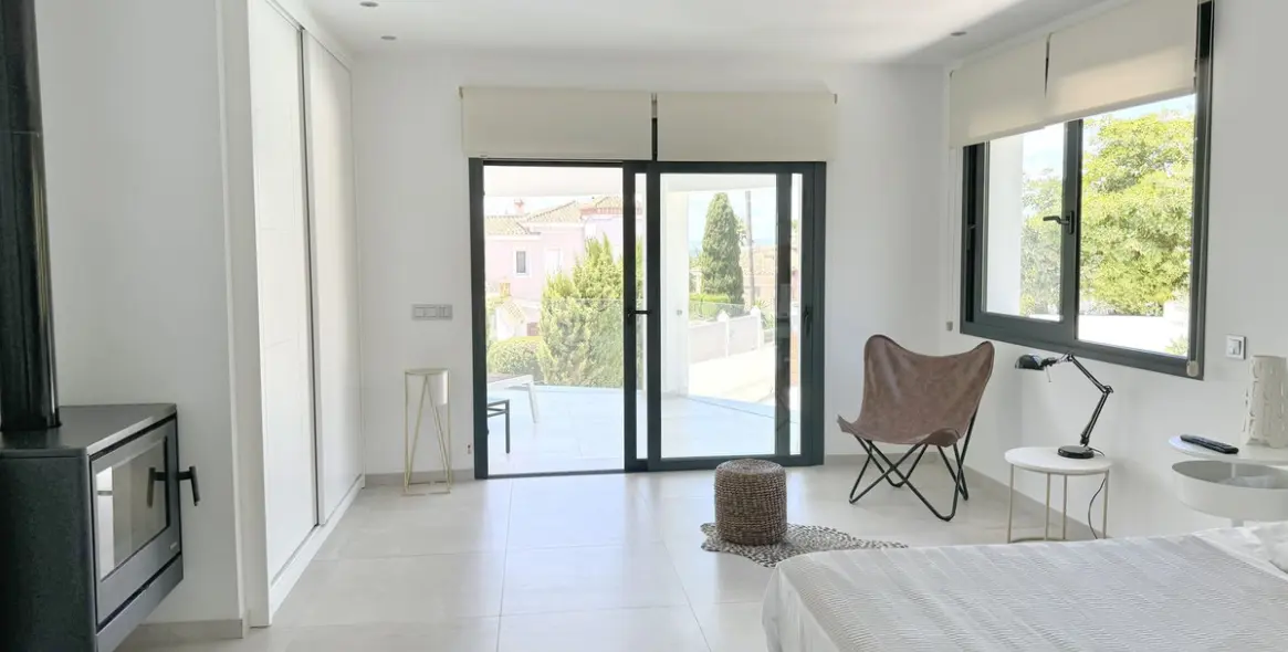 Продажа  отдельно стоящей виллы в El Rosario 15