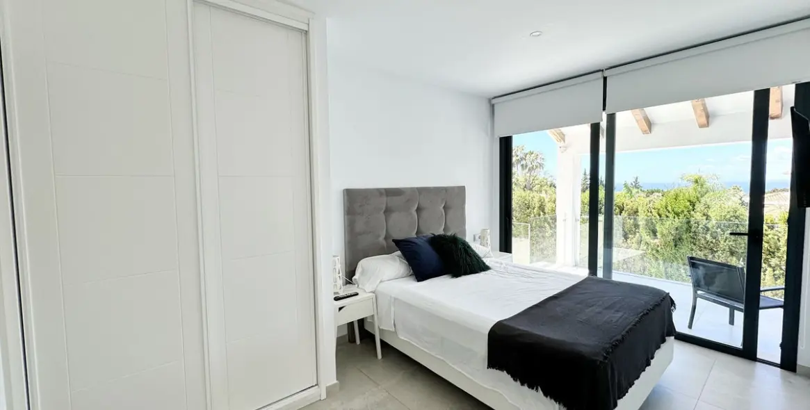 Продажа  отдельно стоящей виллы в El Rosario 18