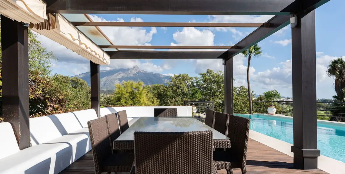 Venta de villa independiente en Nueva Andalucía 5