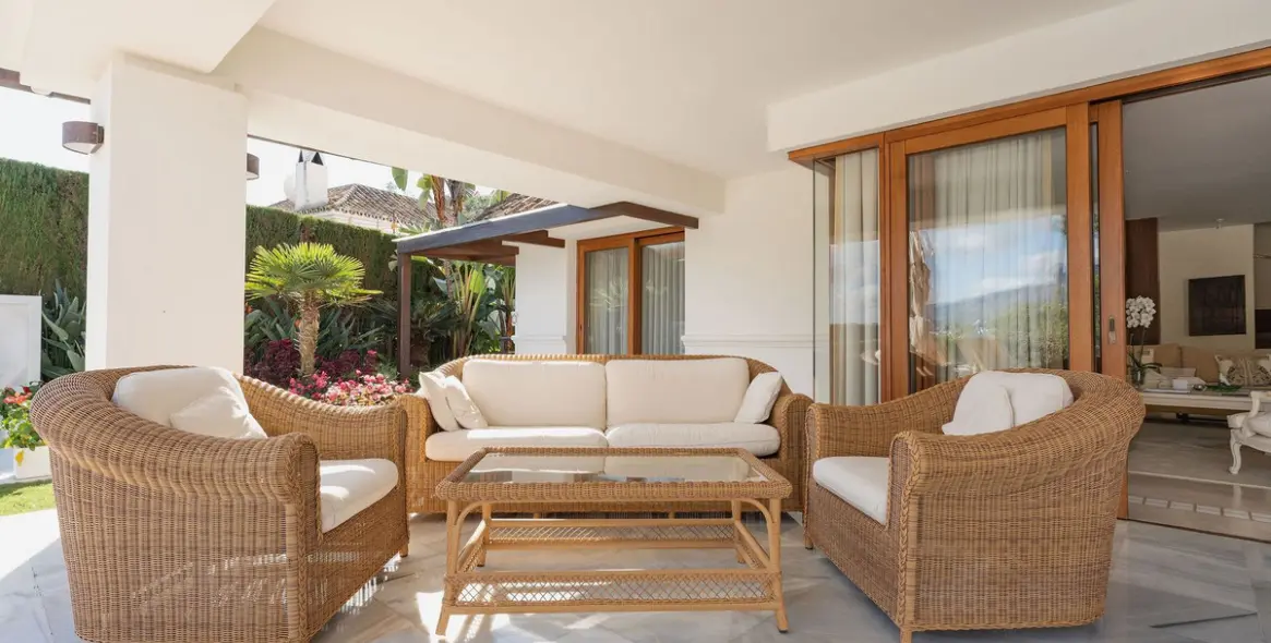 Venta de villa independiente en Nueva Andalucía 7