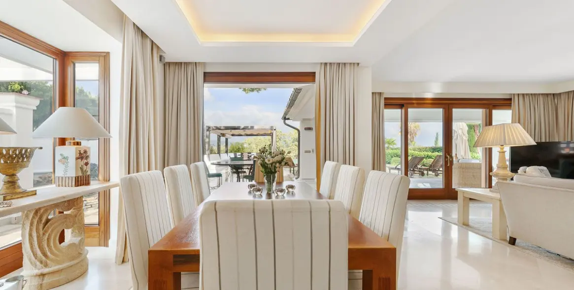 Venta de villa independiente en Nueva Andalucía 10