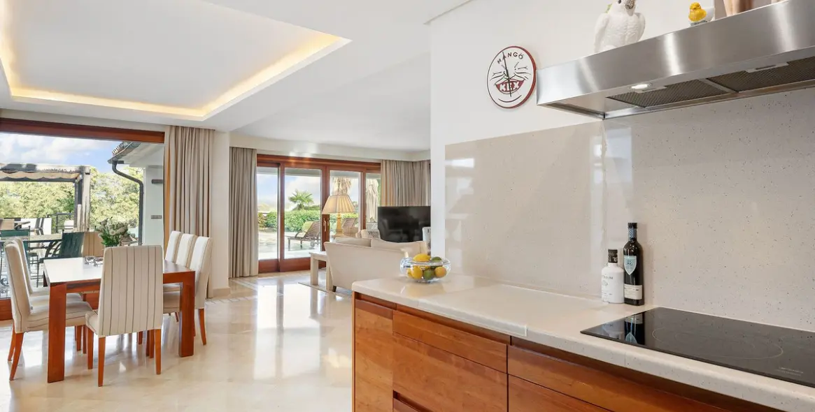 Venta de villa independiente en Nueva Andalucía 12