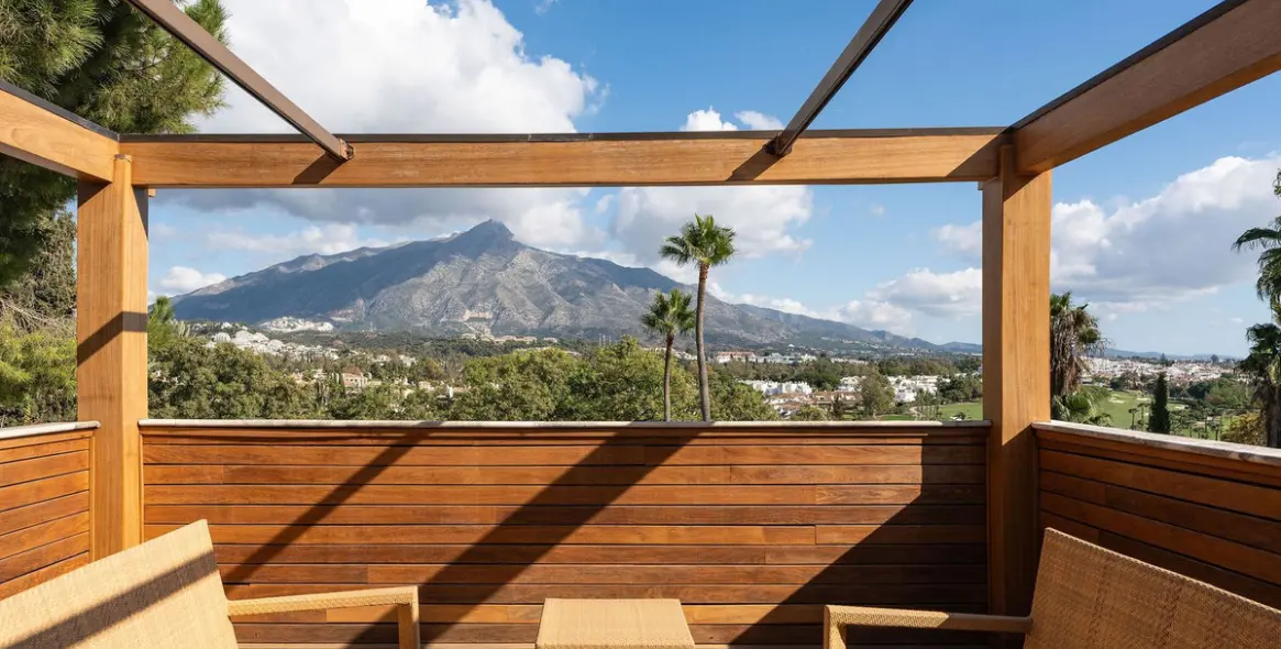 Продажа  отдельно стоящей виллы в Nueva Andalucía 26