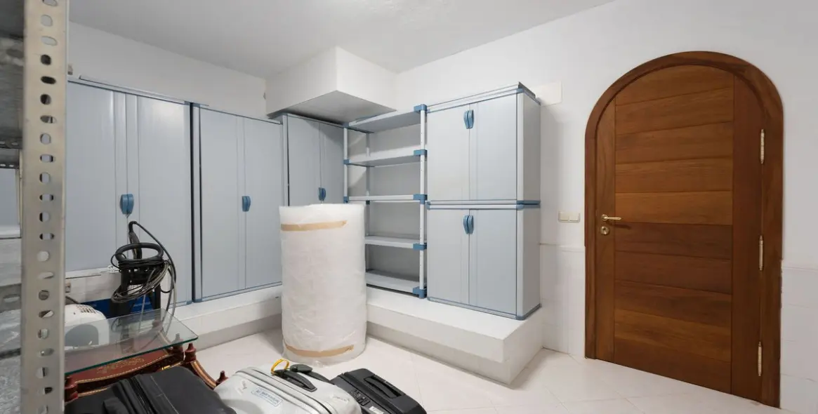 Продажа  отдельно стоящей виллы в Nueva Andalucía 35