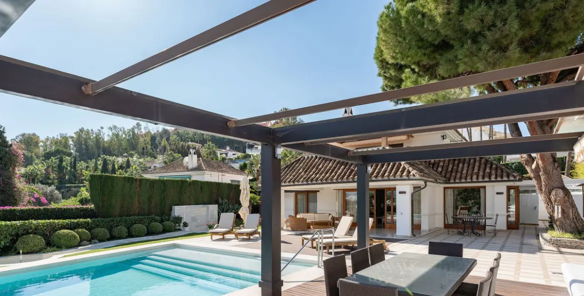 Продажа  отдельно стоящей виллы в Nueva Andalucía 37