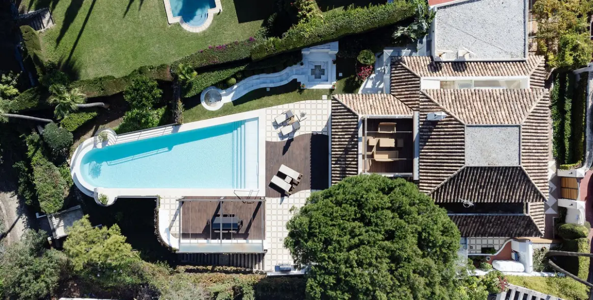 Продажа  отдельно стоящей виллы в Nueva Andalucía 41