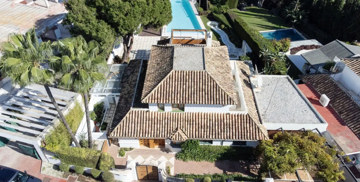 Продажа  отдельно стоящей виллы в Nueva Andalucía 42