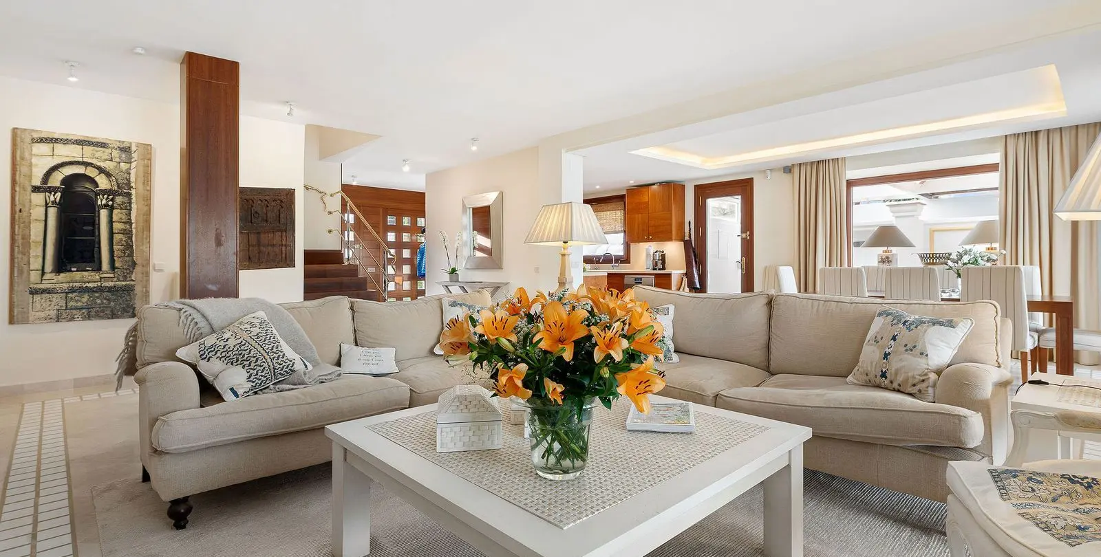Sale of detached villa in Nueva Andalucía 12