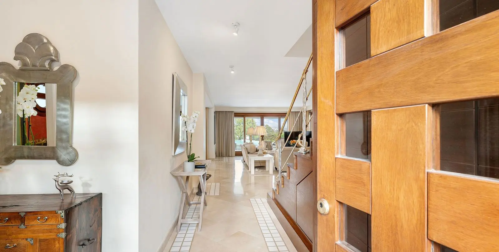 Sale of detached villa in Nueva Andalucía 17