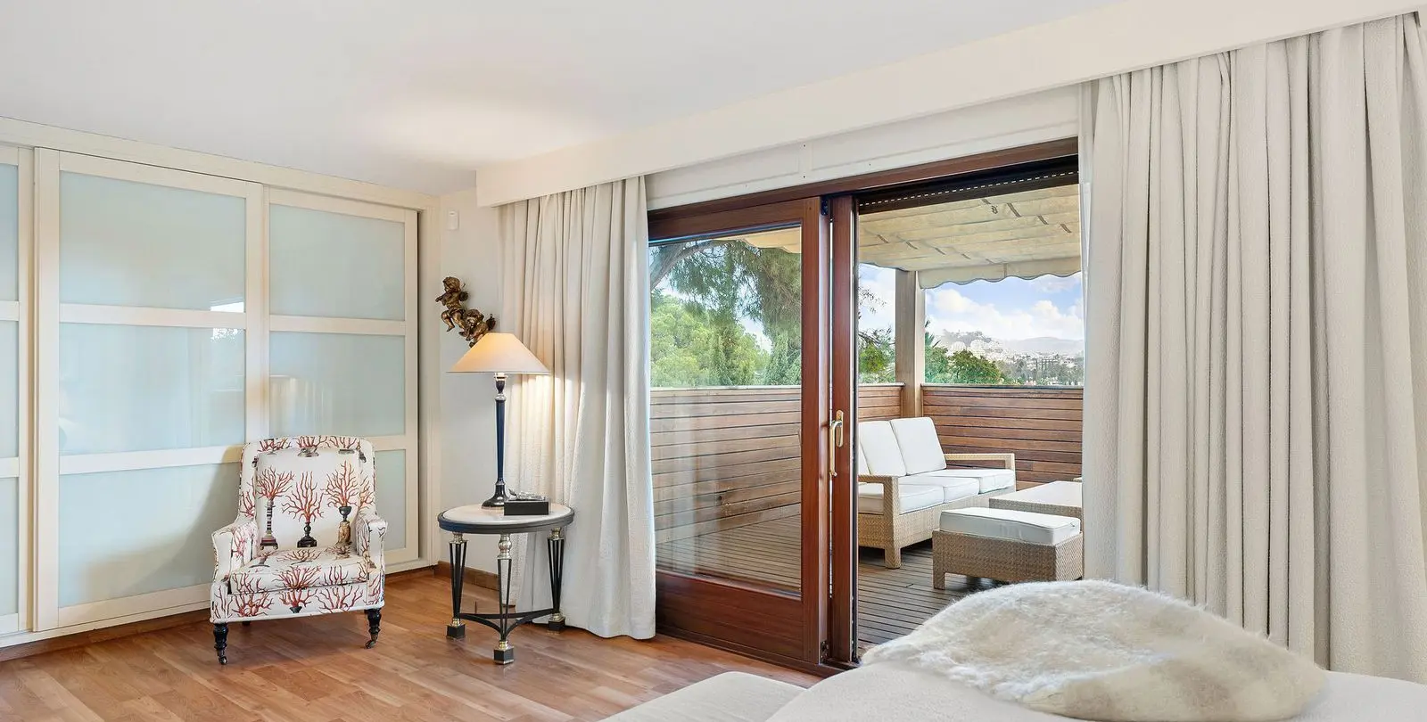 Sale of detached villa in Nueva Andalucía 23