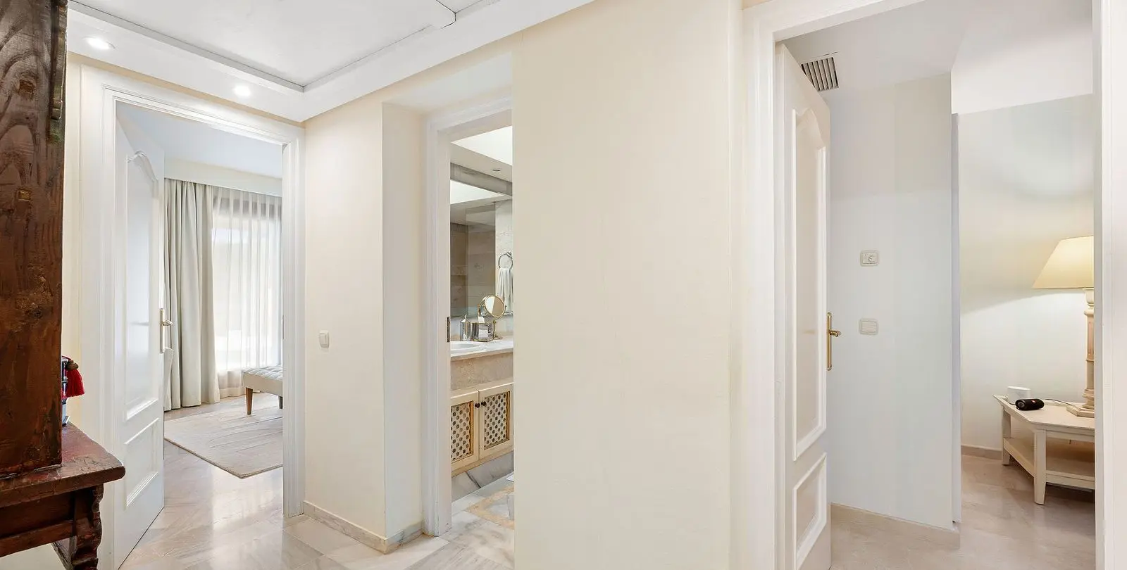 Sale of detached villa in Nueva Andalucía 24