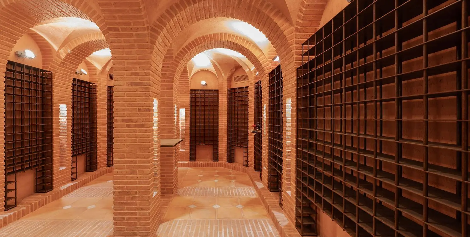 Sale of detached villa in Nueva Andalucía 28