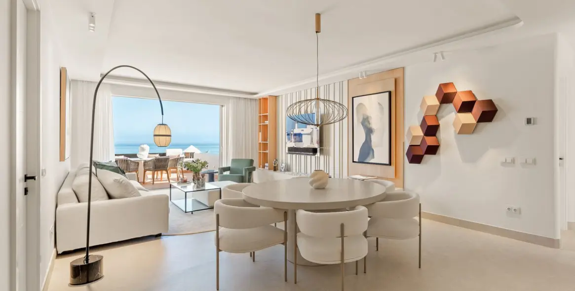 Sale of penthouse in New Golden Mile 11