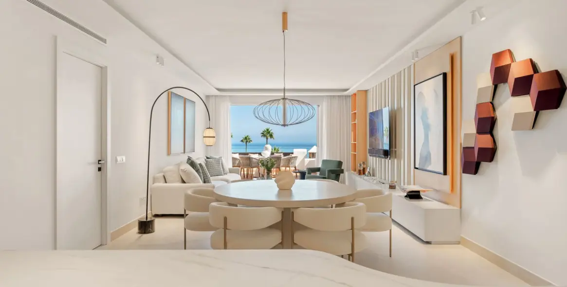 Sale of penthouse in New Golden Mile 12