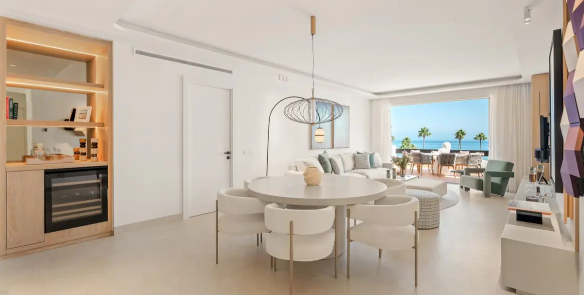 Sale of penthouse in New Golden Mile 13