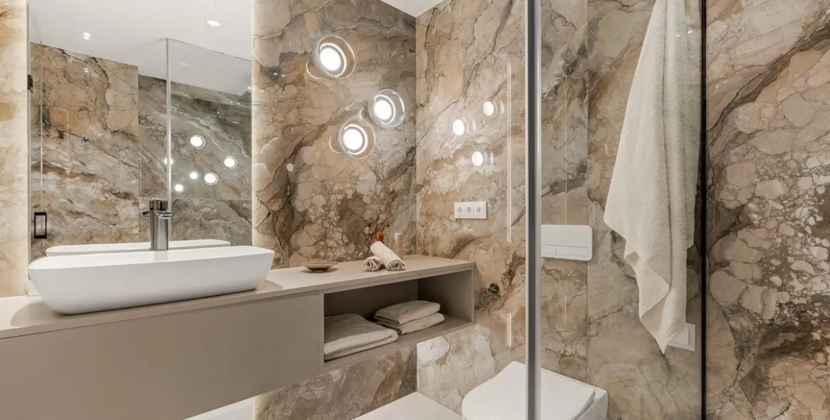 Sale of penthouse in New Golden Mile 22