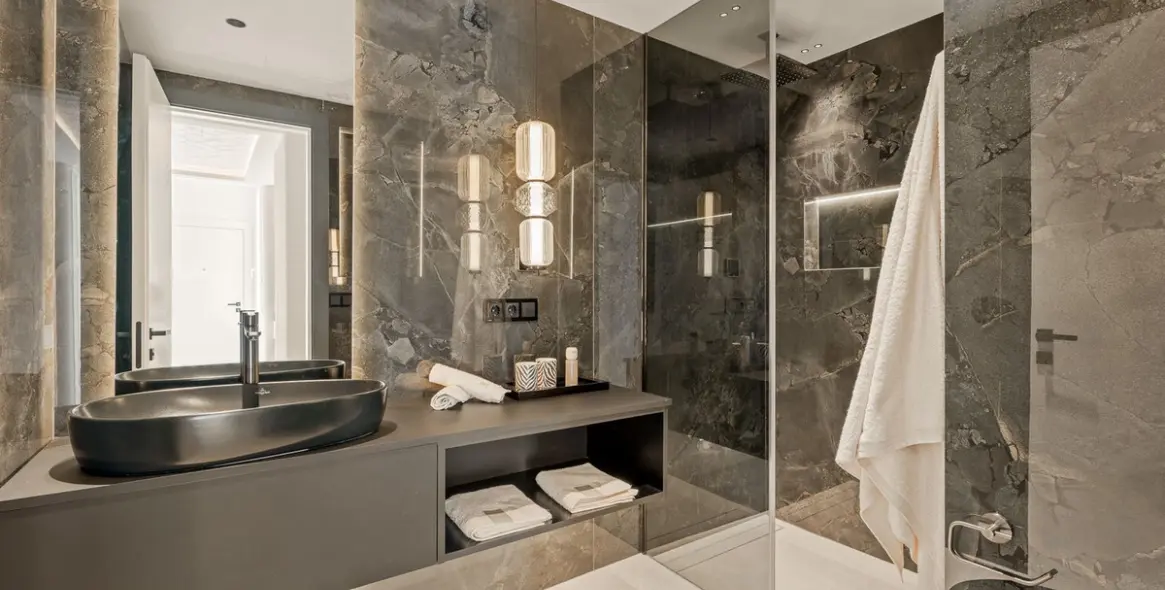 Sale of penthouse in New Golden Mile 26