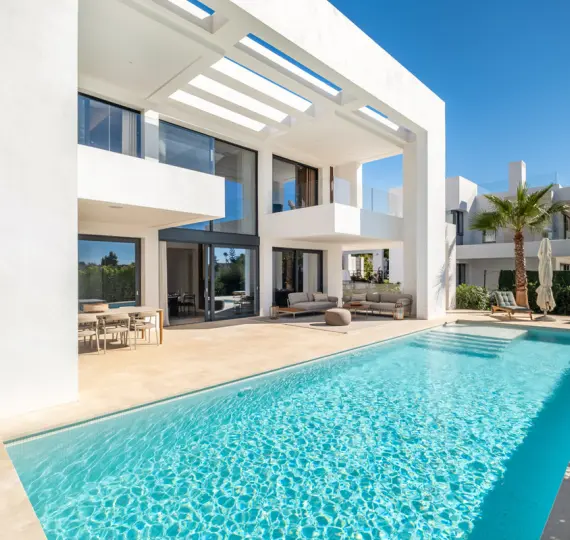 Продажа  отдельно стоящей виллы в El Paraiso