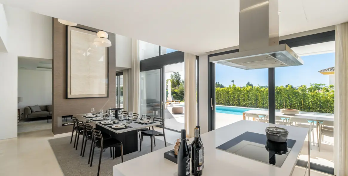 Venta de villa independiente en El Paraiso 4