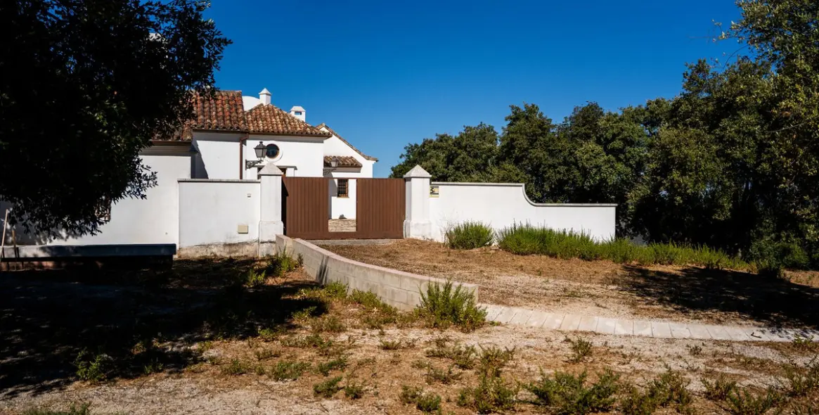 Продажа  отдельно стоящей виллы в Gaucín 1