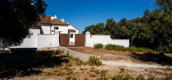 Продажа  отдельно стоящей виллы в Gaucín 0