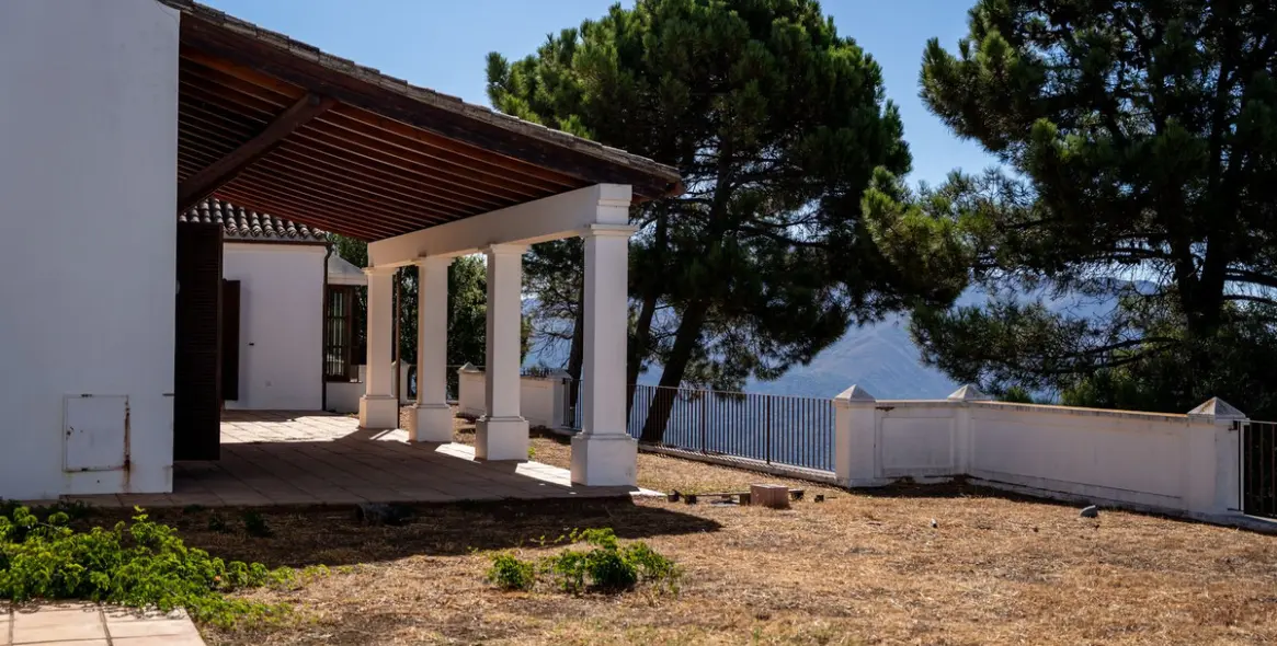 Продажа  отдельно стоящей виллы в Gaucín 6