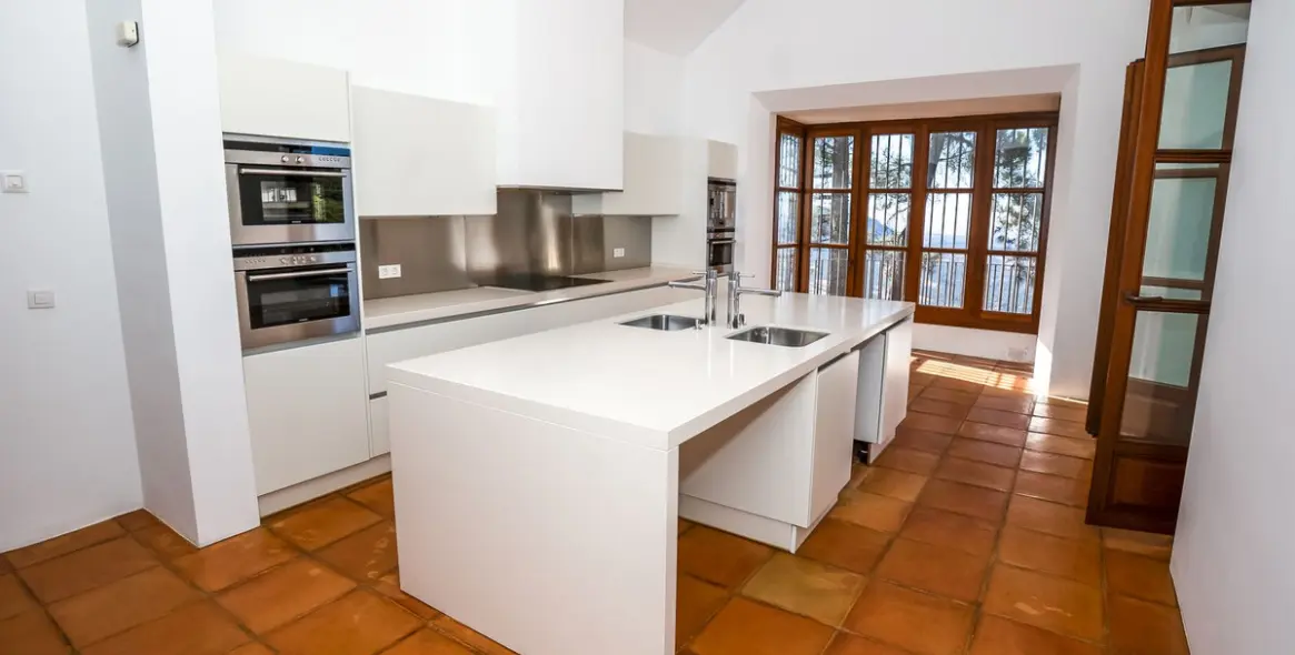 Продажа  отдельно стоящей виллы в Gaucín 12