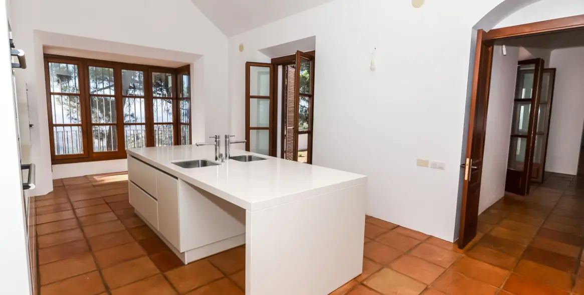 Продажа  отдельно стоящей виллы в Gaucín 13