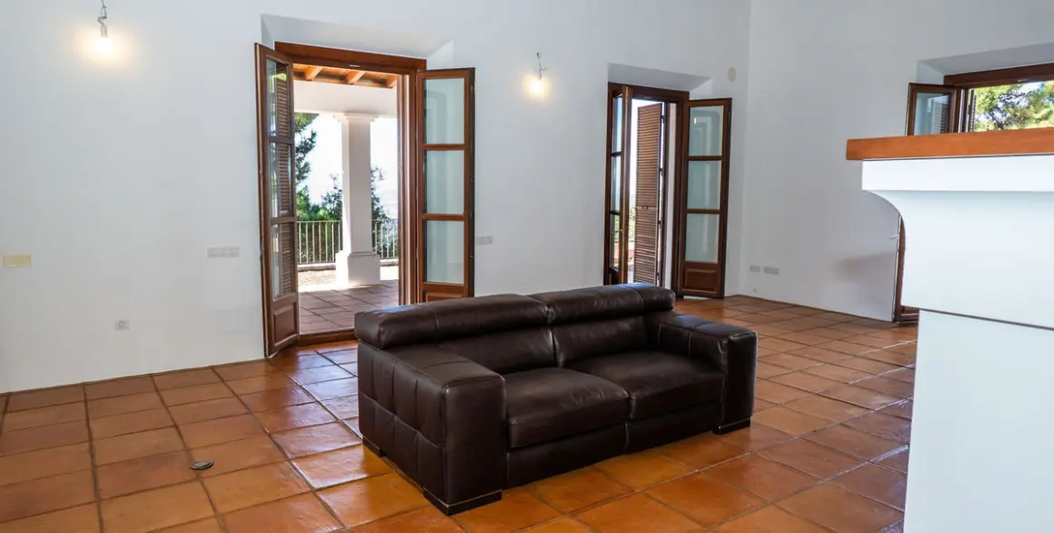 Продажа  отдельно стоящей виллы в Gaucín 27