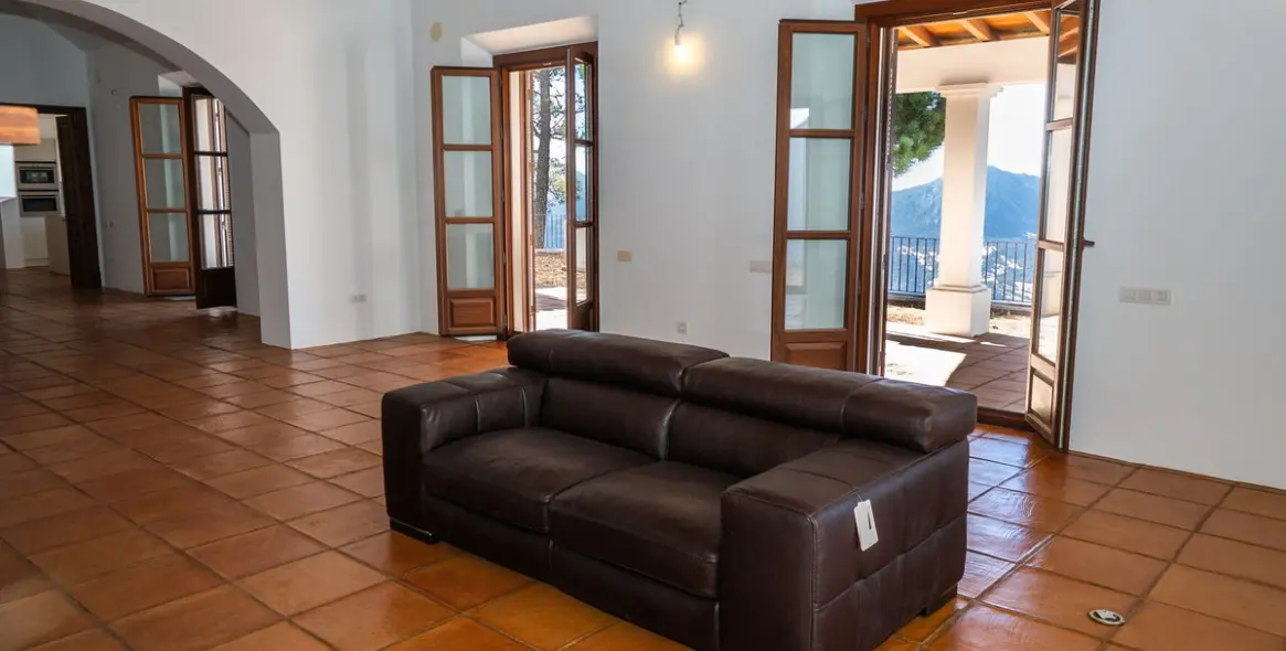 Продажа  отдельно стоящей виллы в Gaucín 28