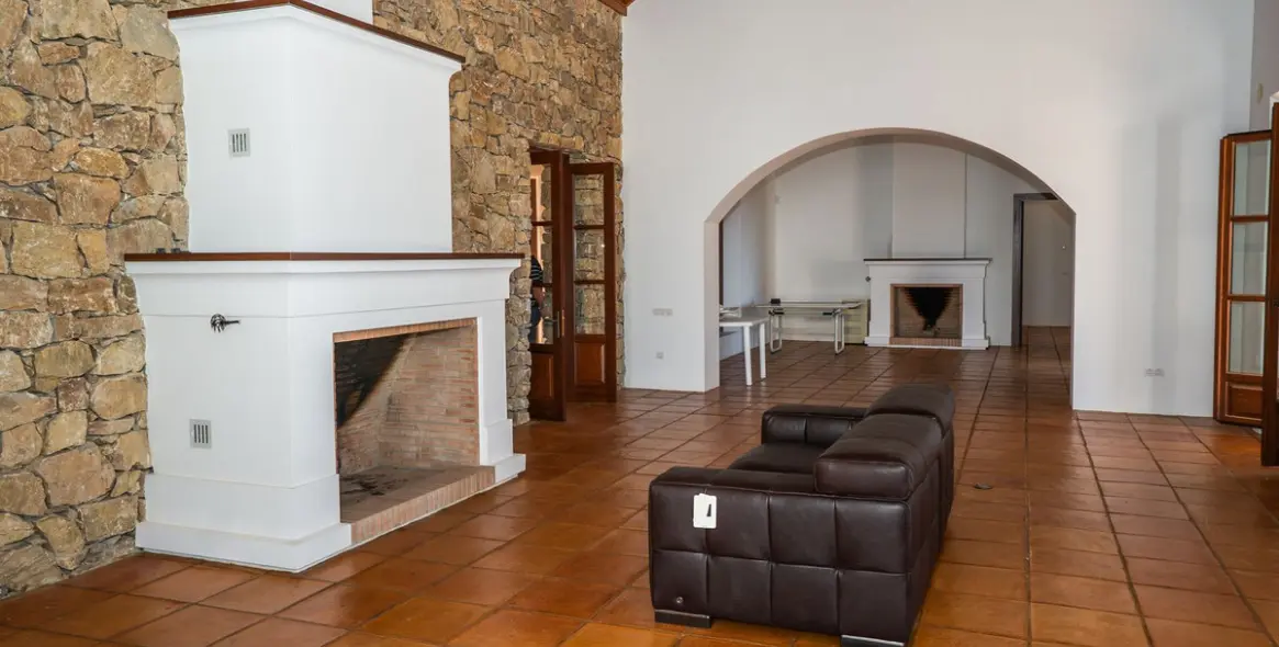 Продажа  отдельно стоящей виллы в Gaucín 32