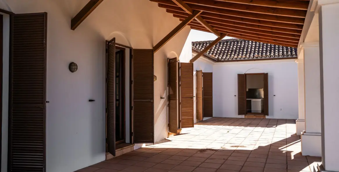 Продажа  отдельно стоящей виллы в Gaucín 37